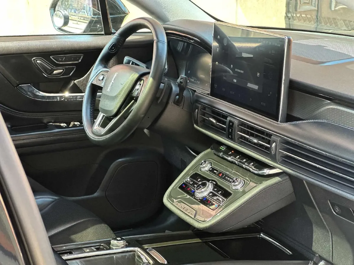 2021 Lincoln Corsair 2.0T 245HP L4 8AT,autocango,china used car exporter,china ev exporter,chinese used car exporter,chinese used ev exporter