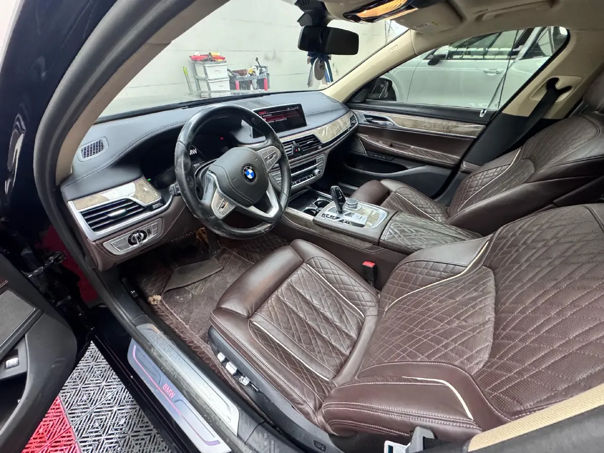 2021 BMW 7 Series 3.0T 340HP L6 8AT,autocango,china used car exporter,china ev exporter,chinese used car exporter,chinese used ev exporter