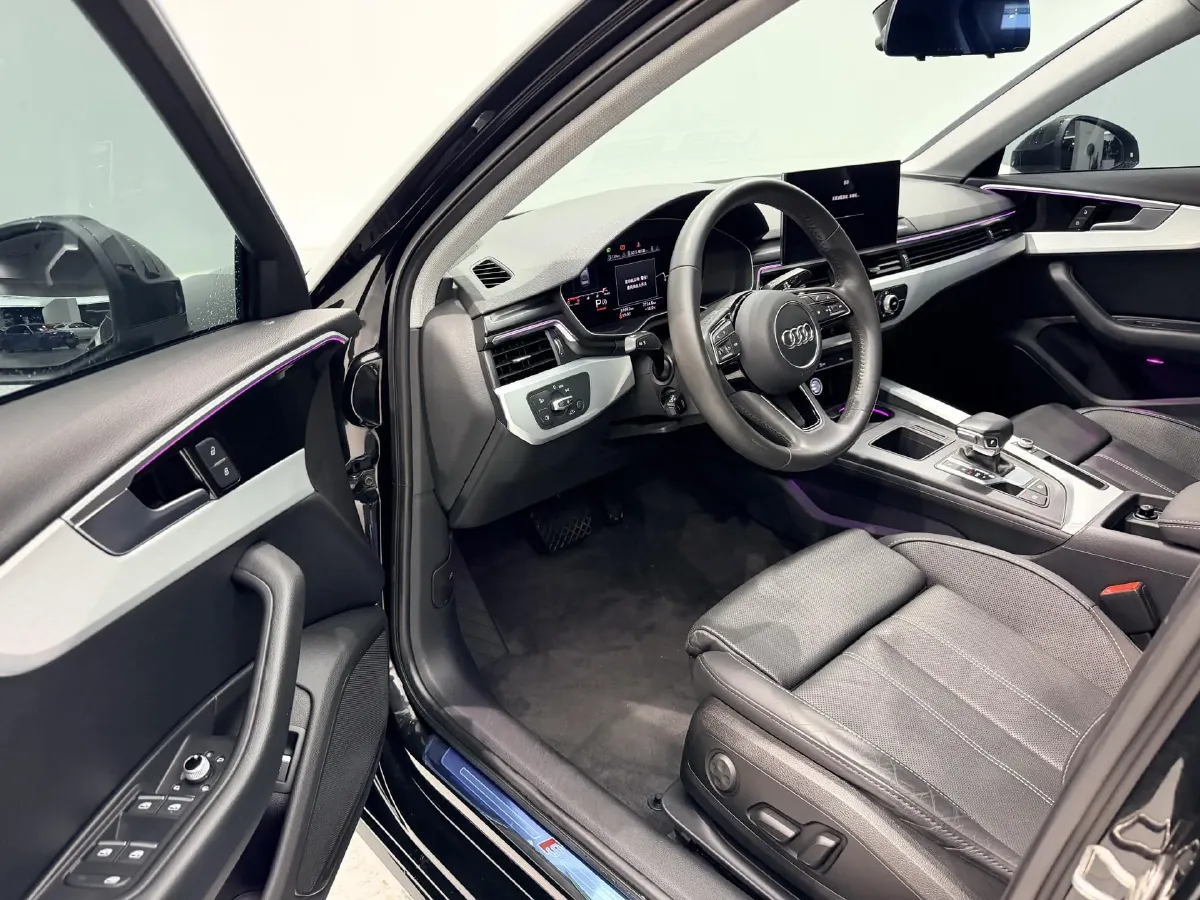 2020 Audi A4L 2.0T 190HP L4 7DCT,autocango,china used car exporter,china ev exporter,chinese used car exporter,chinese used ev exporter