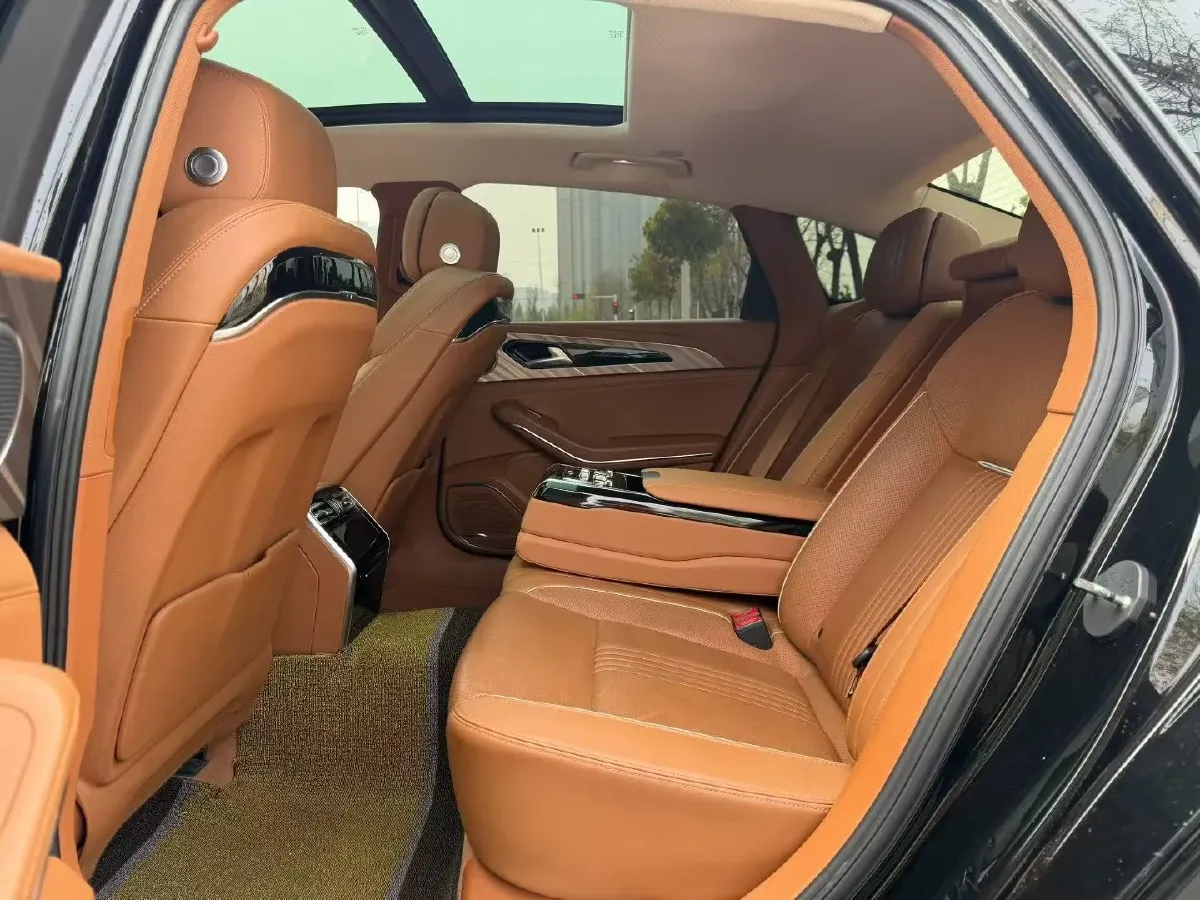 2020 HongQi H9 2.0T 252HP L4 7DCT,autocango,china used car exporter,china ev exporter,chinese used car exporter,chinese used ev exporter