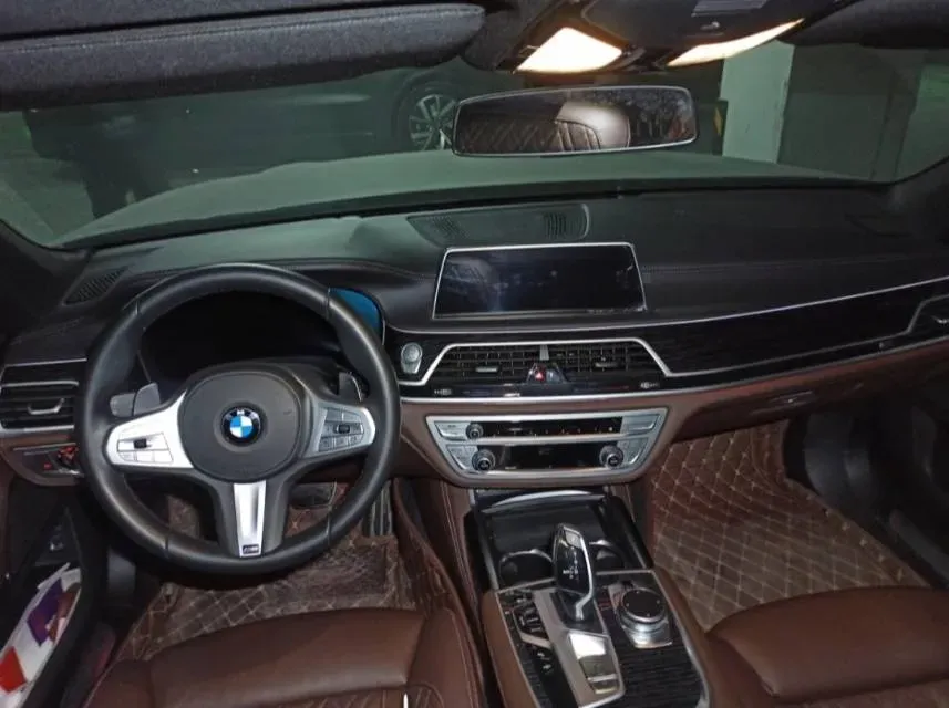 2021 BMW 7 Series 3.0T 340HP L6 8AT,autocango,china used car exporter,china ev exporter,chinese used car exporter,chinese used ev exporter