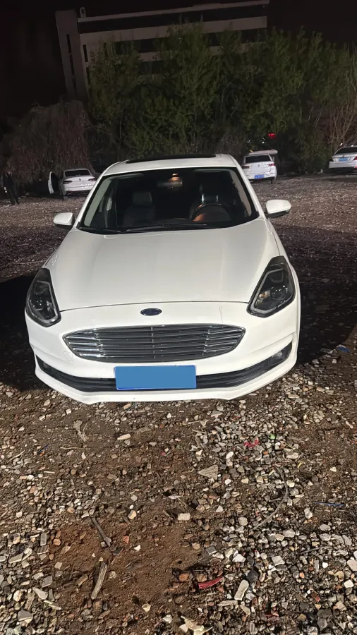 2019 Ford Escort 1.5L 122HP L3 6AT,autocango,china used car exporter,china ev exporter,chinese used car exporter,chinese used ev exporter