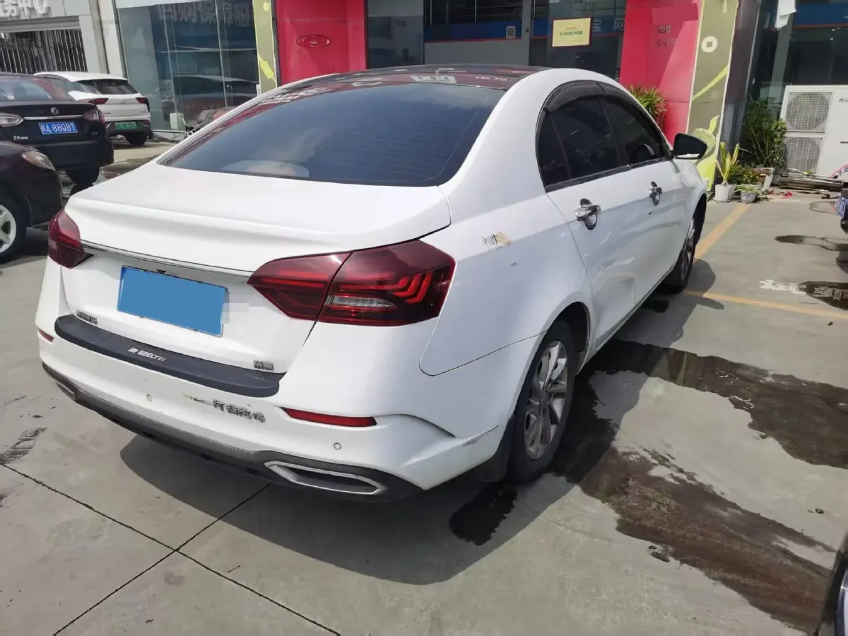 2021 BaoJun 530 1.5T 147HP L4 CVT,autocango,china used car exporter,china ev exporter,chinese used car exporter,chinese used ev exporter
