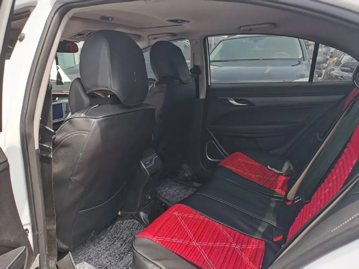 2021 BaoJun 530 1.5T 147HP L4 CVT,autocango,china used car exporter,china ev exporter,chinese used car exporter,chinese used ev exporter