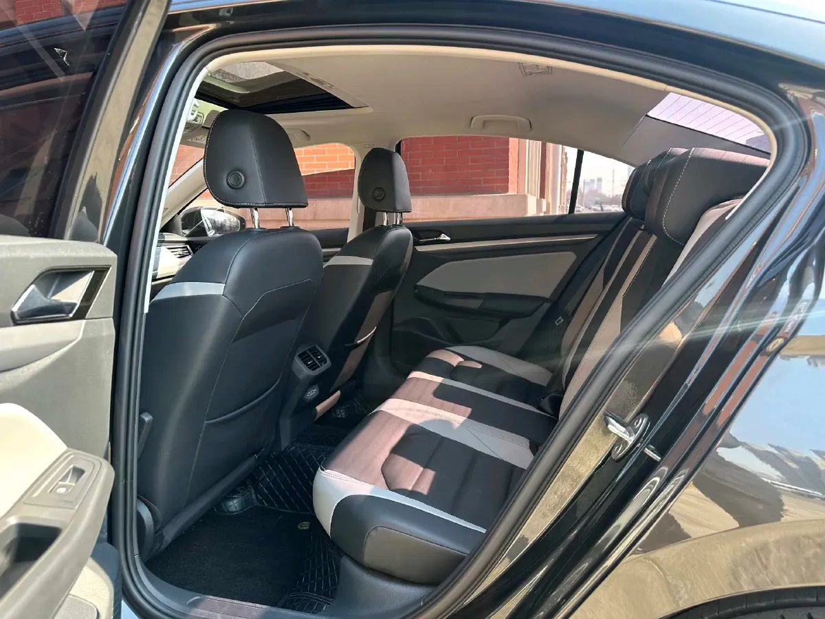 2023 Volkswagen Bora 1.4T 150HP L4 7DCT,autocango,china used car exporter,china ev exporter,chinese used car exporter,chinese used ev exporter