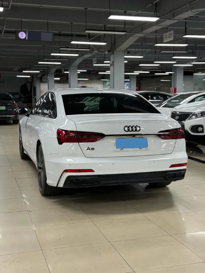 2021 Audi A6L 2.0T 190HP L4 7DCT,autocango,china used car exporter,china ev exporter,chinese used car exporter,chinese used ev exporter