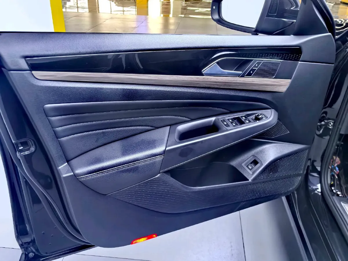 2020 Volkswagen Passat 2.0T 186HP L4 7DCT,autocango,china used car exporter,china ev exporter,chinese used car exporter,chinese used ev exporter