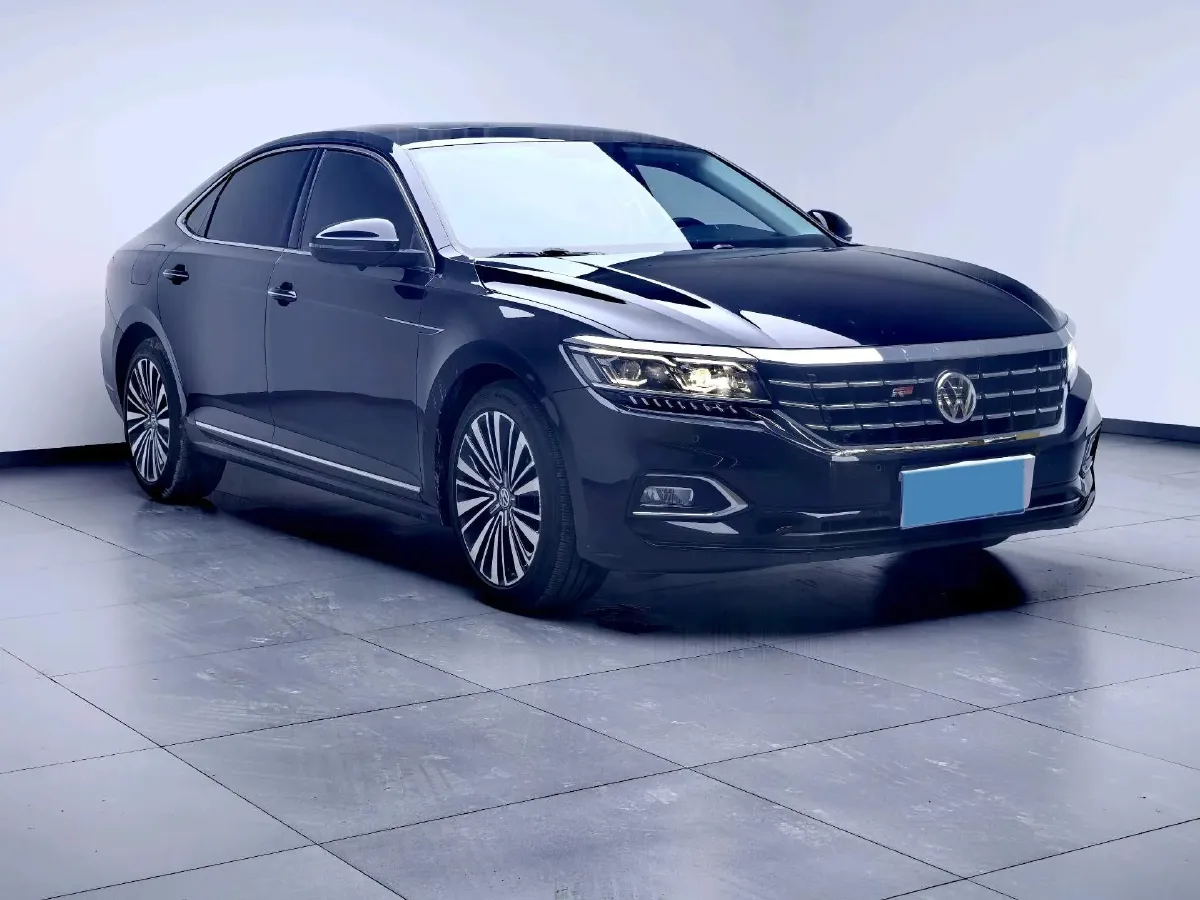 2020 Volkswagen Passat 2.0T 186HP L4 7DCT,autocango,china used car exporter,china ev exporter,chinese used car exporter,chinese used ev exporter