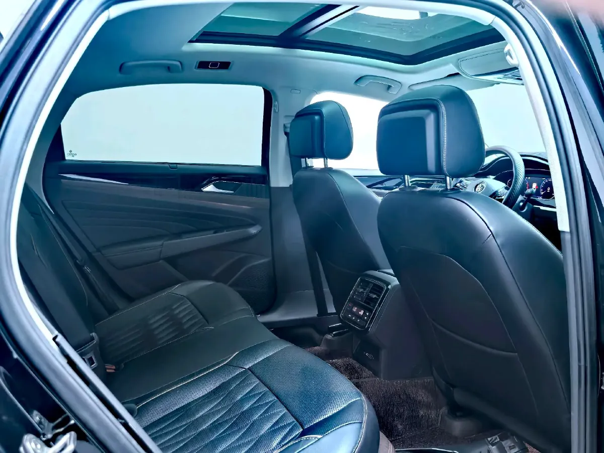 2020 Volkswagen Passat 2.0T 186HP L4 7DCT,autocango,china used car exporter,china ev exporter,chinese used car exporter,chinese used ev exporter