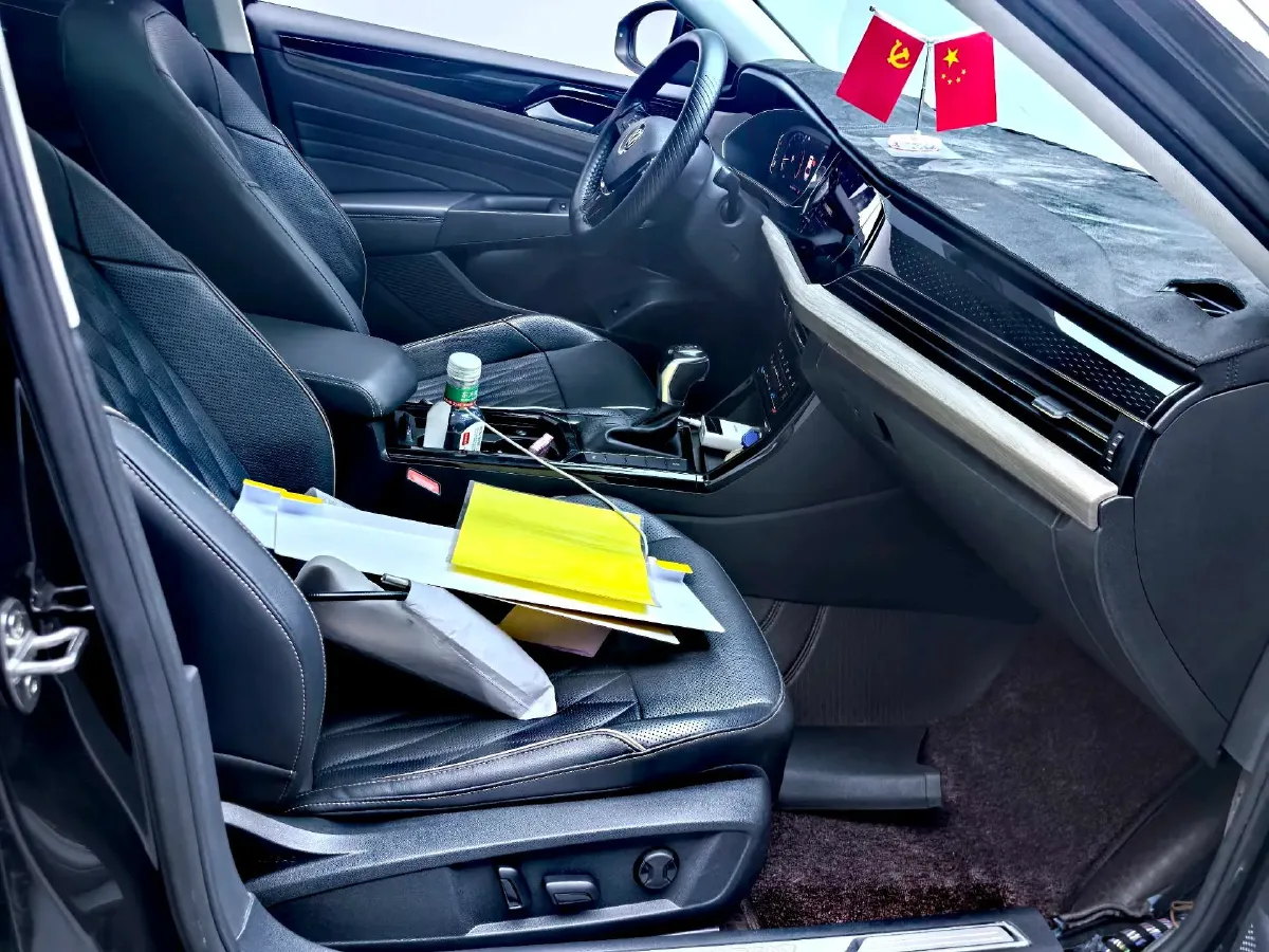 2020 Volkswagen Passat 2.0T 186HP L4 7DCT,autocango,china used car exporter,china ev exporter,chinese used car exporter,chinese used ev exporter