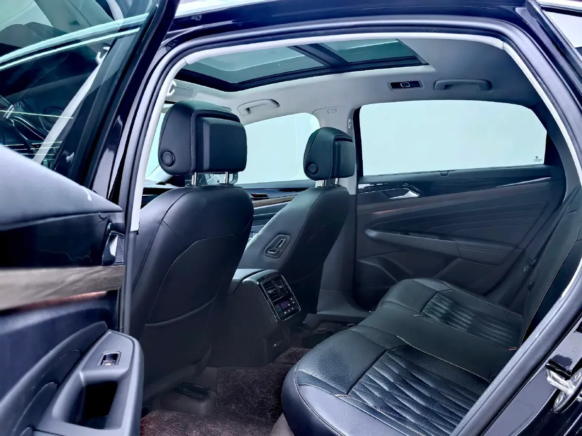 2020 Volkswagen Passat 2.0T 186HP L4 7DCT,autocango,china used car exporter,china ev exporter,chinese used car exporter,chinese used ev exporter