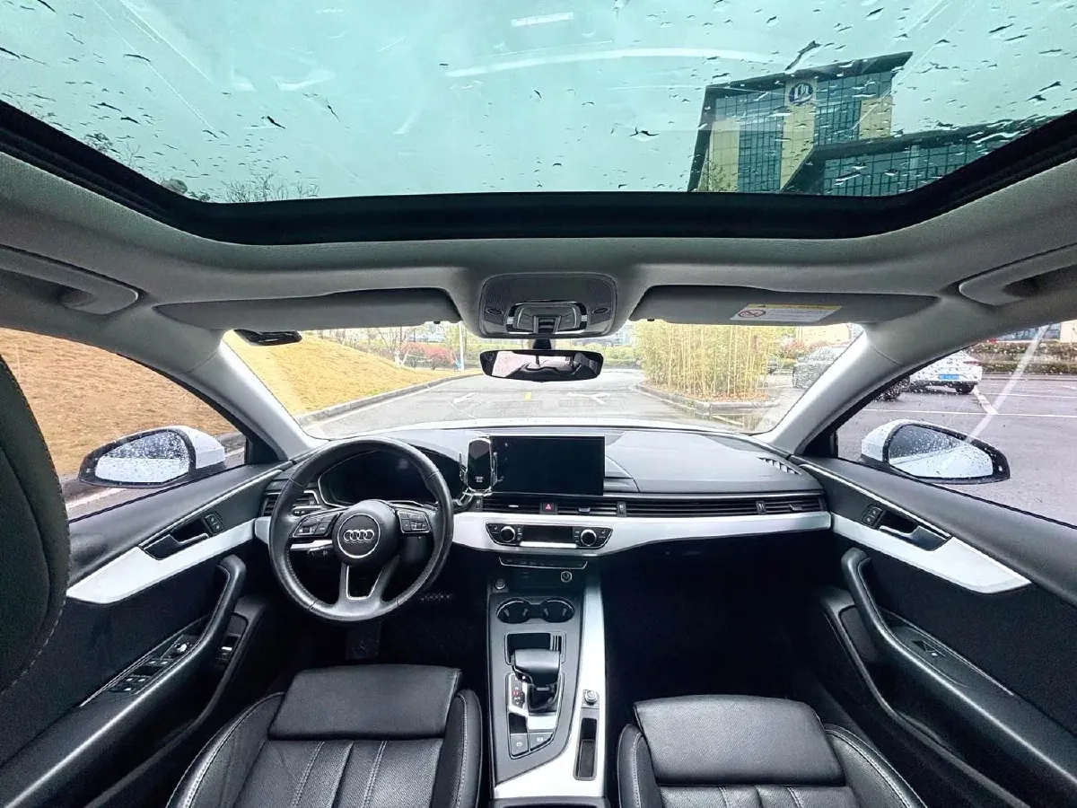 2020 Audi A4L 2.0T 190HP L4 7DCT,autocango,china used car exporter,china ev exporter,chinese used car exporter,chinese used ev exporter