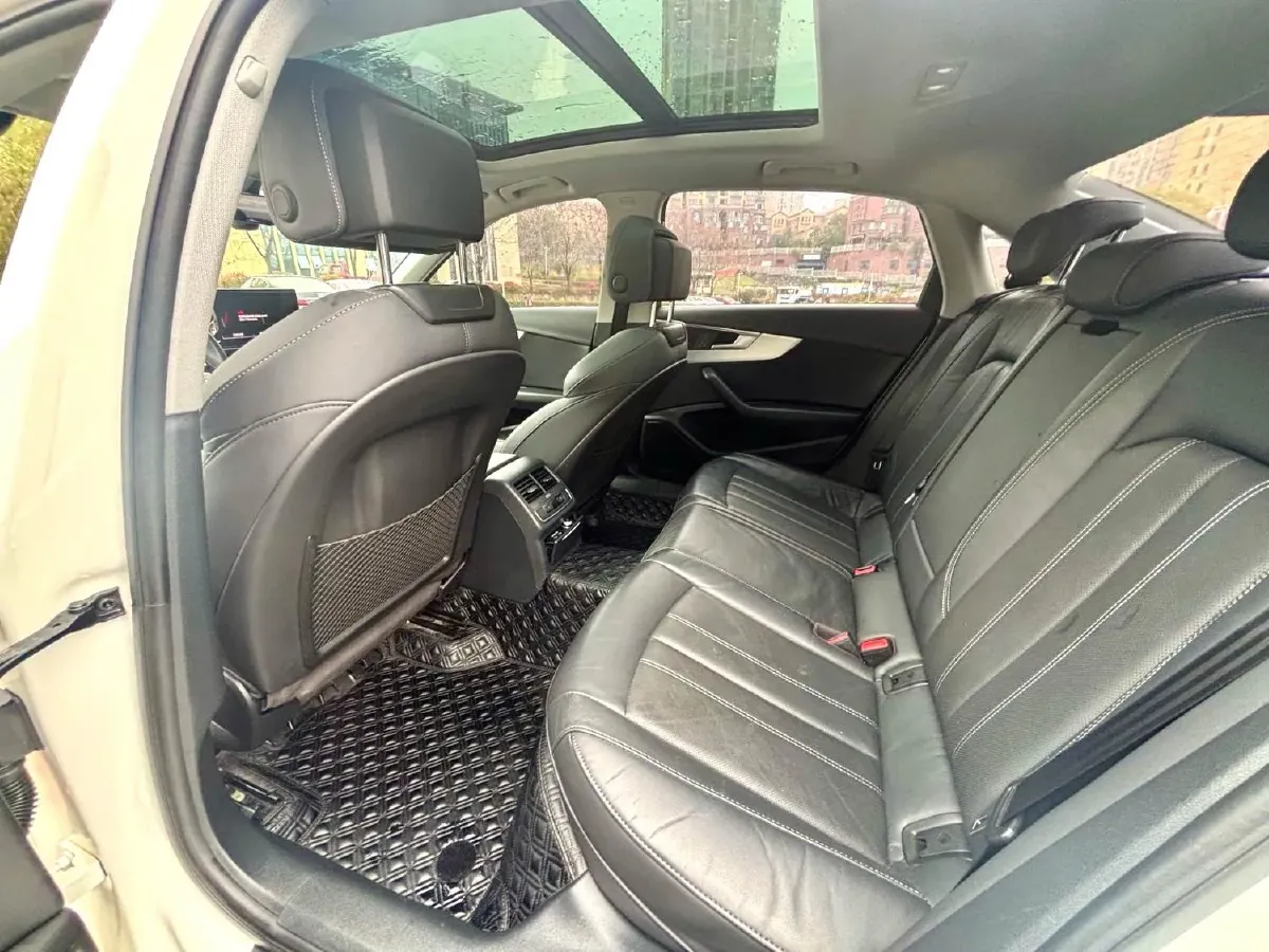 2020 Audi A4L 2.0T 190HP L4 7DCT,autocango,china used car exporter,china ev exporter,chinese used car exporter,chinese used ev exporter