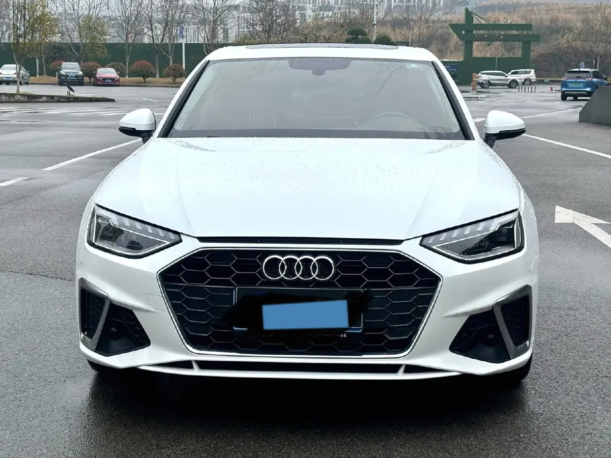 2020 Audi A4L 2.0T 190HP L4 7DCT,autocango,china used car exporter,china ev exporter,chinese used car exporter,chinese used ev exporter