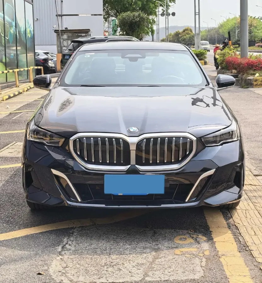 2025 BMW 5 Series 2.0T 258HP L4 8AT,autocango,china used car exporter,china ev exporter,chinese used car exporter,chinese used ev exporter