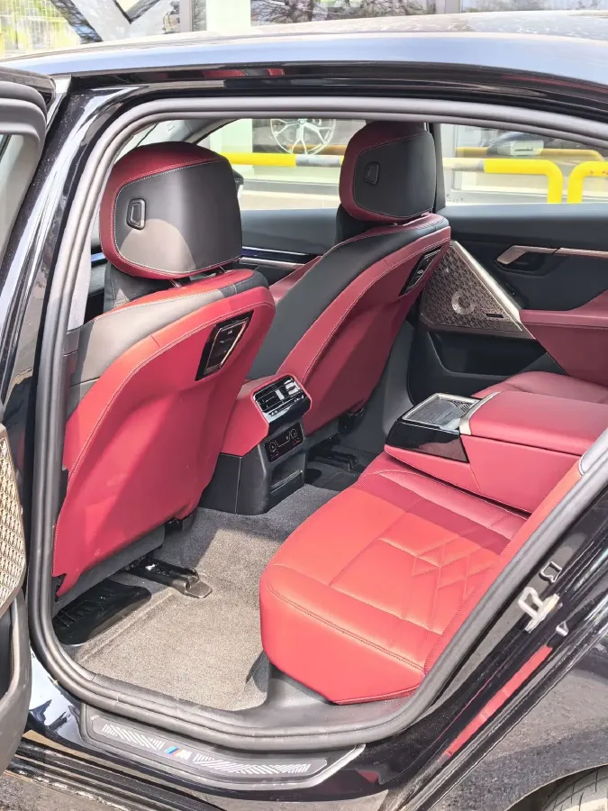 2025 BMW 5 Series 2.0T 258HP L4 8AT,autocango,china used car exporter,china ev exporter,chinese used car exporter,chinese used ev exporter