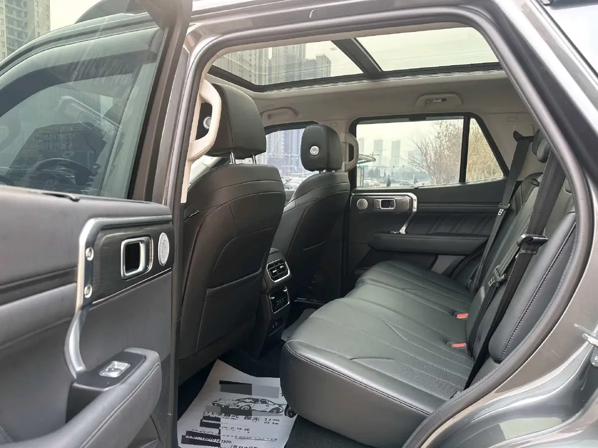 2024 Tank 400 2.0T 252HP L4 9AT PHEV 36.7/37.1KWH,autocango,china used car exporter,china ev exporter,chinese used car exporter,chinese used ev exporter