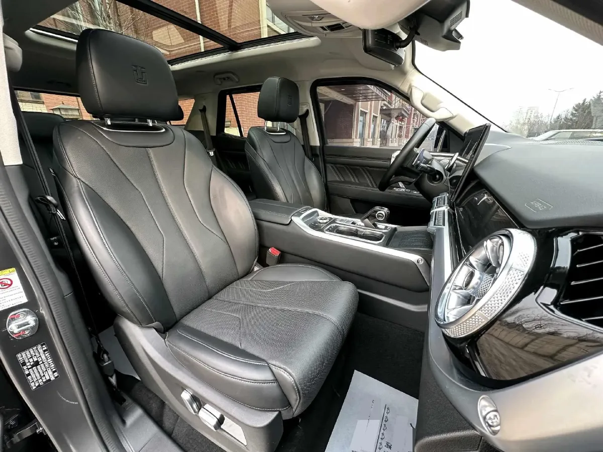 2024 Tank 400 2.0T 252HP L4 9AT PHEV 36.7/37.1KWH,autocango,china used car exporter,china ev exporter,chinese used car exporter,chinese used ev exporter