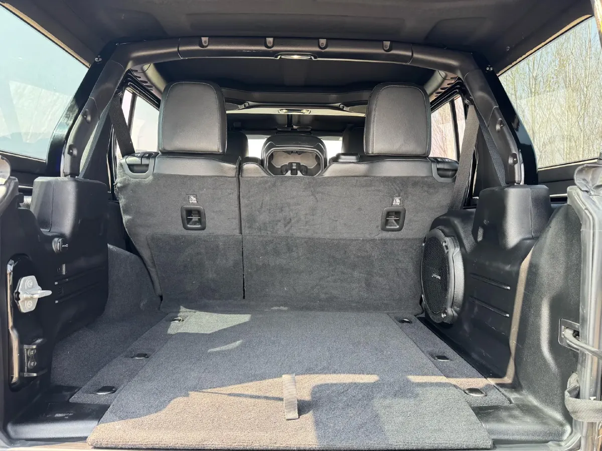 2019 Jeep Wrangler 2.0T 266HP L4 8AT,autocango,china used car exporter,china ev exporter,chinese used car exporter,chinese used ev exporter