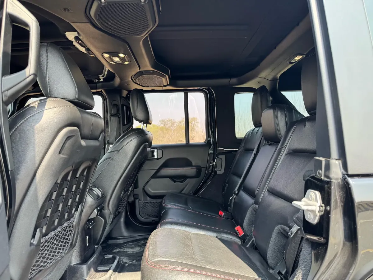 2019 Jeep Wrangler 2.0T 266HP L4 8AT,autocango,china used car exporter,china ev exporter,chinese used car exporter,chinese used ev exporter