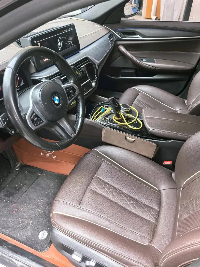 2021 BMW 5 Series 2.0T 252HP L4 8AT,autocango,china used car exporter,china ev exporter,chinese used car exporter,chinese used ev exporter