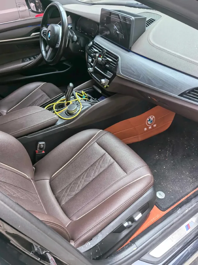 2021 BMW 5 Series 2.0T 252HP L4 8AT,autocango,china used car exporter,china ev exporter,chinese used car exporter,chinese used ev exporter