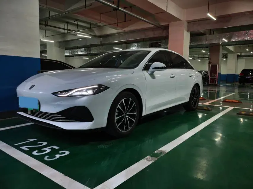 2025 Roewe D7 1.5L 112HP L4 1DHT PHEV 19.7KWH,autocango,china used car exporter,china ev exporter,chinese used car exporter,chinese used ev exporter