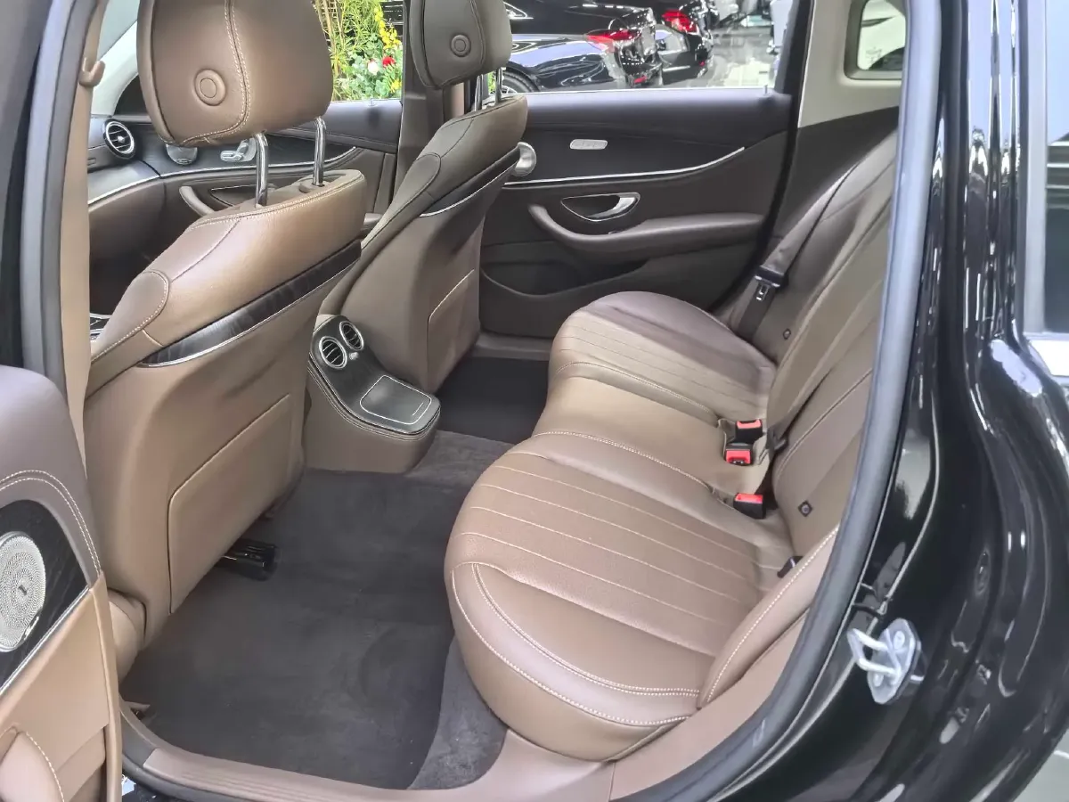 2022 Mercedes-Benz E Class 2.0T 211HP L4 9AT PHEV 25.4KWH,autocango,china used car exporter,china ev exporter,chinese used car exporter,chinese used ev exporter