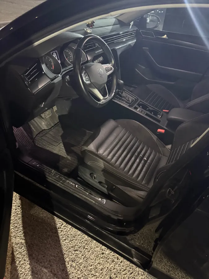 2020 Volkswagen Magotan 2.0T 186HP L4 7DCT,autocango,china used car exporter,china ev exporter,chinese used car exporter,chinese used ev exporter