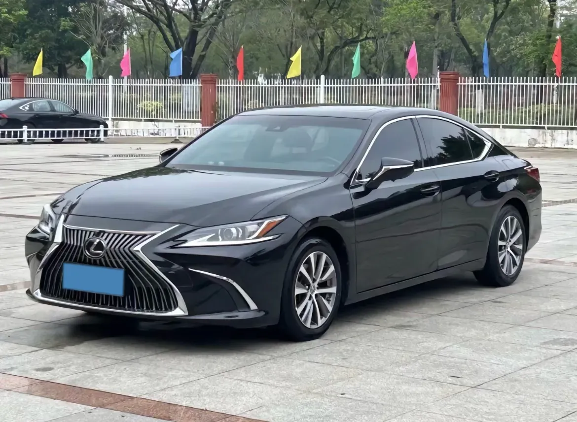 2018 Lexus ES 2.0L 167HP L4 6AT,autocango,china used car exporter,china ev exporter,chinese used car exporter,chinese used ev exporter