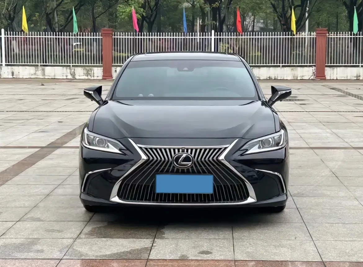 2018 Lexus ES 2.0L 167HP L4 6AT,autocango,china used car exporter,china ev exporter,chinese used car exporter,chinese used ev exporter