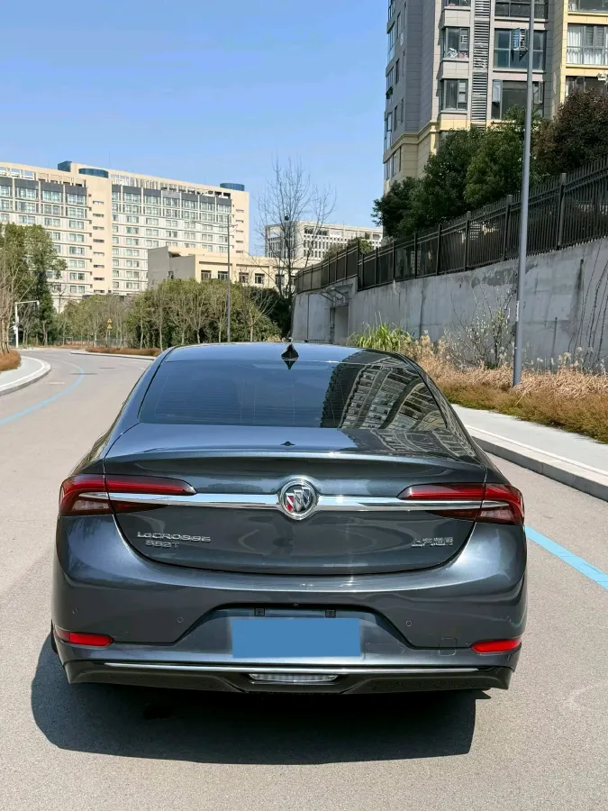 2022 Buick Larcosse 1.5T 169HP L4 9AT,autocango,china used car exporter,china ev exporter,chinese used car exporter,chinese used ev exporter