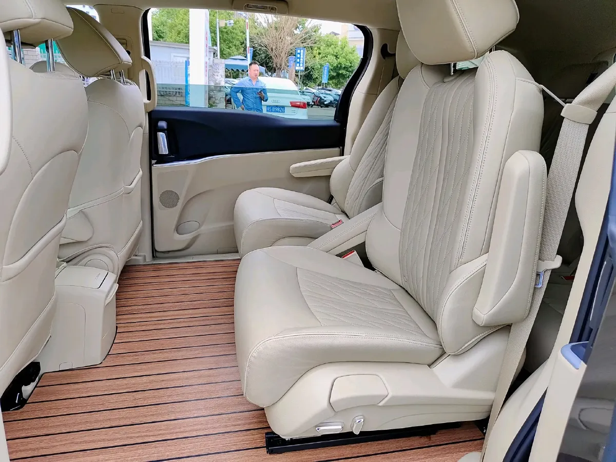 2023 Buick GL8 2.0T 237HP L4 9AT,autocango,china used car exporter,china ev exporter,chinese used car exporter,chinese used ev exporter