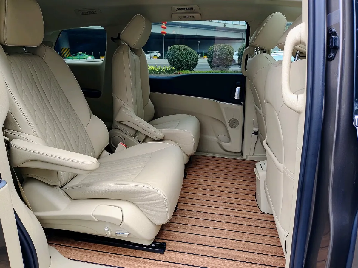 2023 Buick GL8 2.0T 237HP L4 9AT,autocango,china used car exporter,china ev exporter,chinese used car exporter,chinese used ev exporter