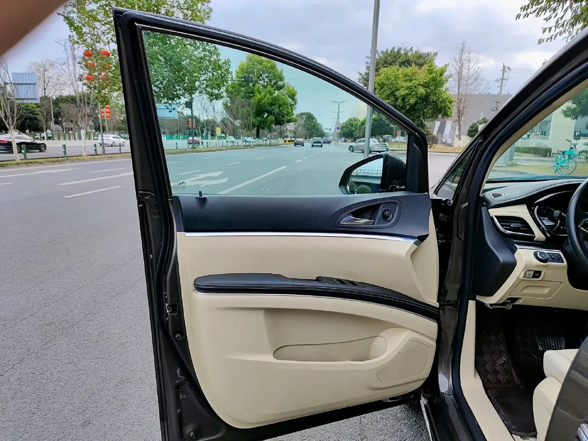 2023 Buick GL8 2.0T 237HP L4 9AT,autocango,china used car exporter,china ev exporter,chinese used car exporter,chinese used ev exporter