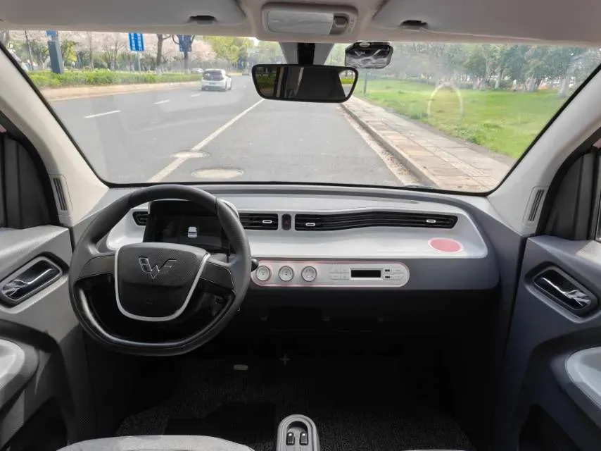 2021 WuLing HongGuang MINI EV BEV 13.9KWH,autocango,china used car exporter,china ev exporter,chinese used car exporter,chinese used ev exporter