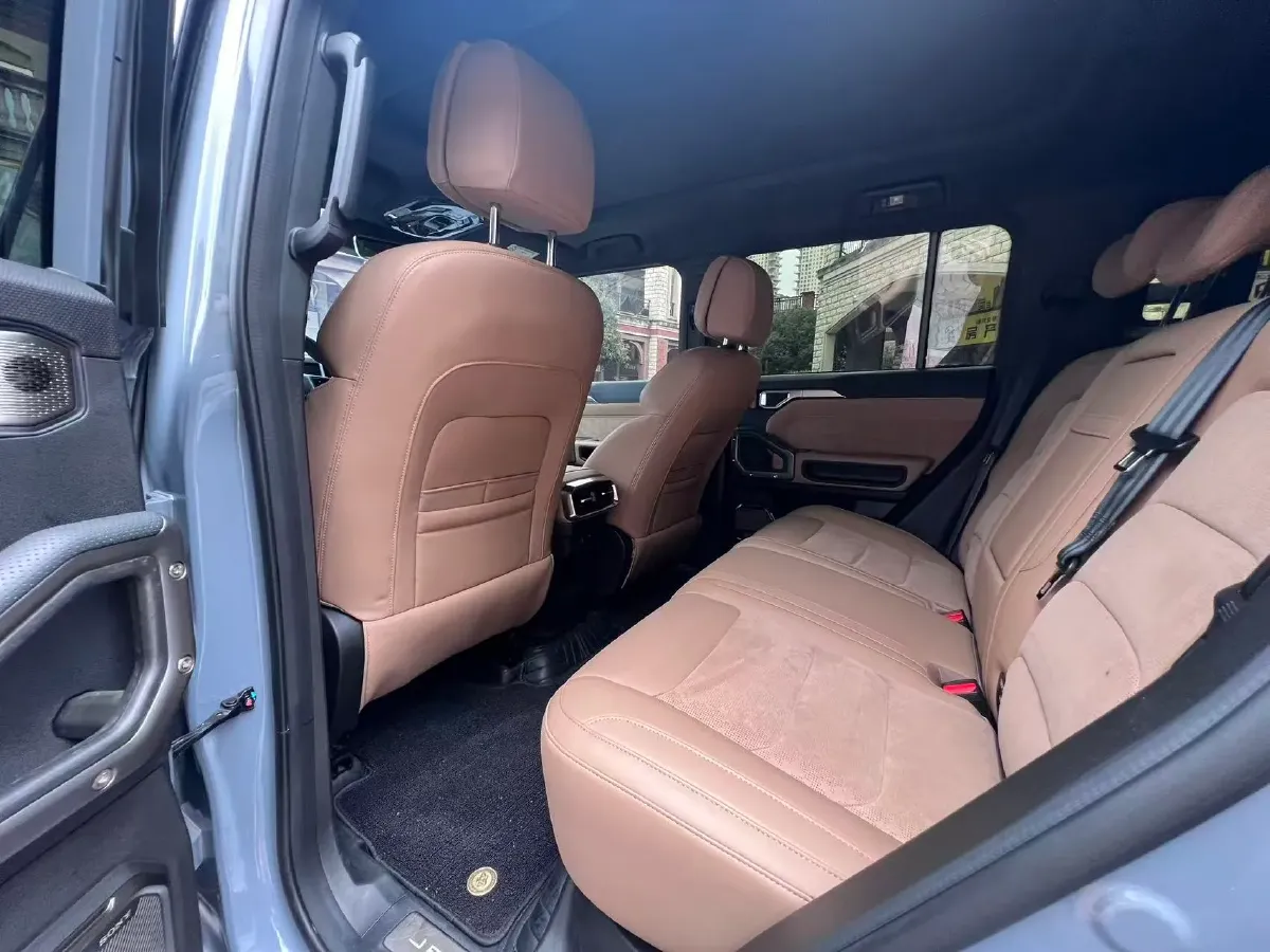 2023 Jetour Traveller 2.0T 254HP L4 7DCT,autocango,china used car exporter,china ev exporter,chinese used car exporter,chinese used ev exporter