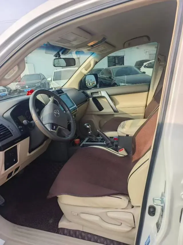 2019 Land Rover Range Rover Velar 2.0T 300HP L4 8AT,autocango,china used car exporter,china ev exporter,chinese used car exporter,chinese used ev exporter