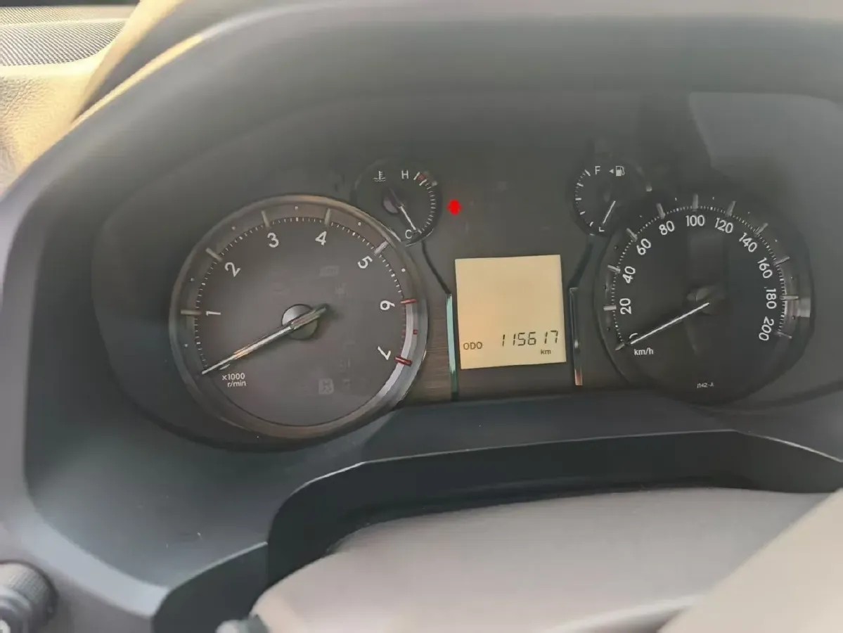 2019 Land Rover Range Rover Velar 2.0T 300HP L4 8AT,autocango,china used car exporter,china ev exporter,chinese used car exporter,chinese used ev exporter