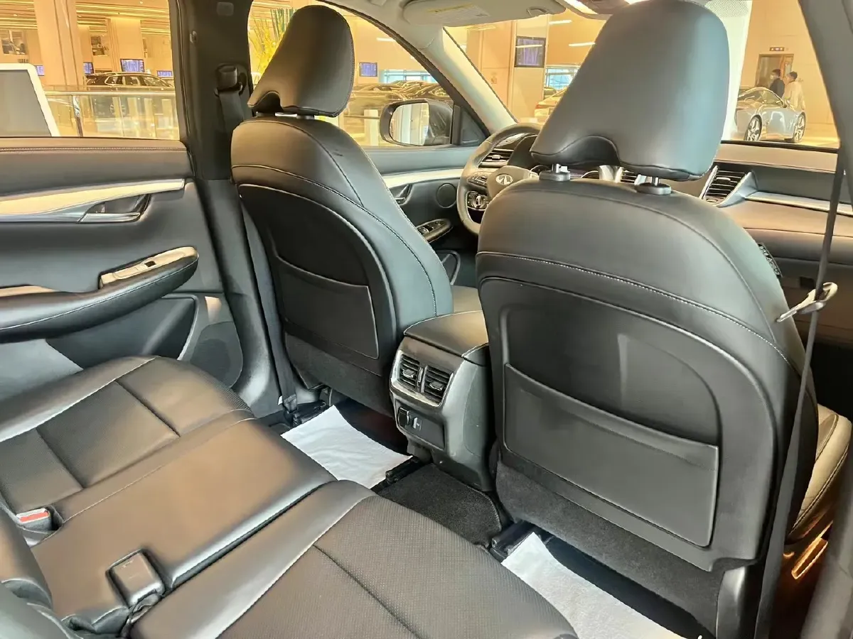 2018 Infiniti QX30 2.0T 211HP L4 7DCT,autocango,china used car exporter,china ev exporter,chinese used car exporter,chinese used ev exporter