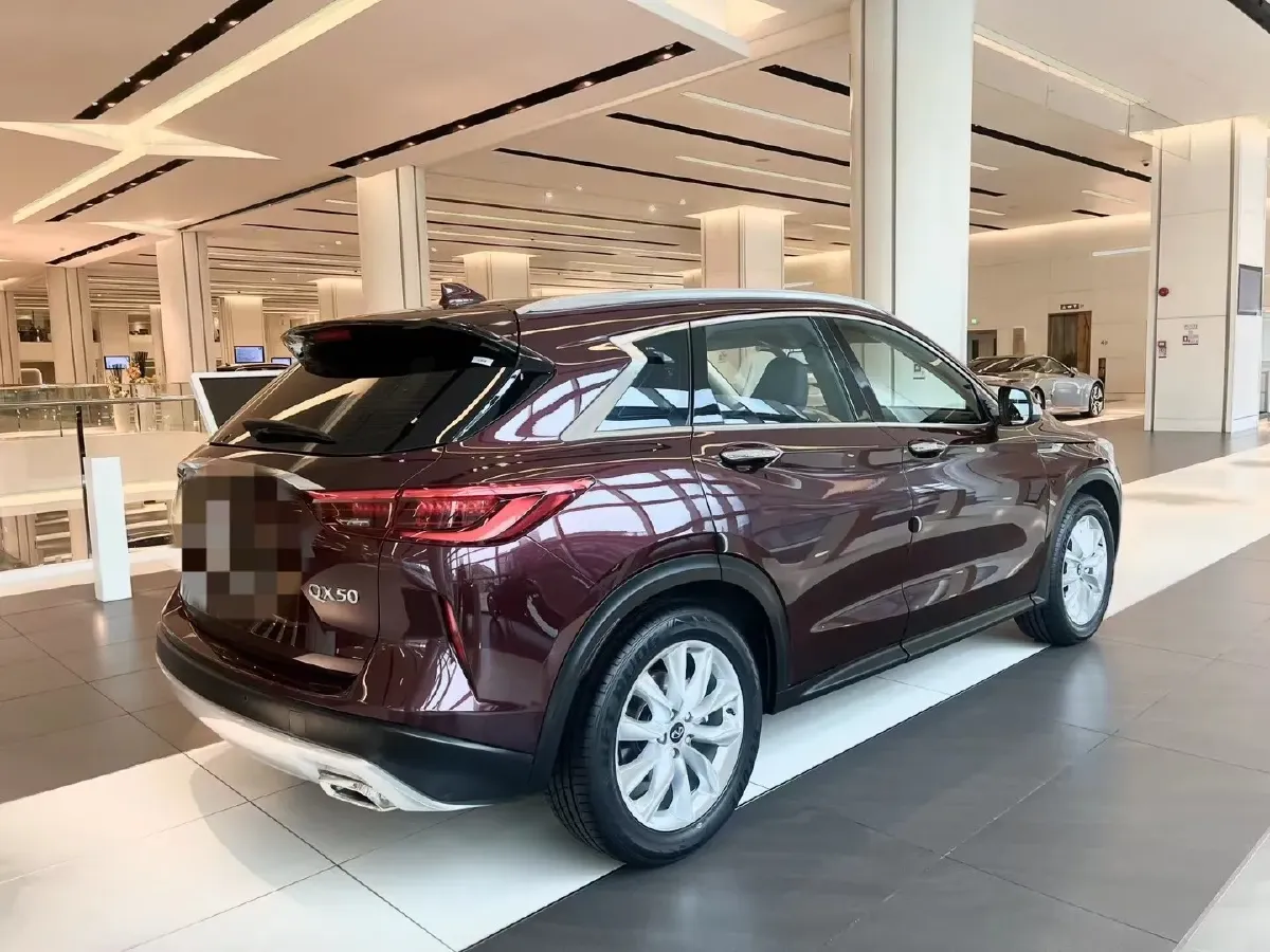 2018 Infiniti QX30 2.0T 211HP L4 7DCT,autocango,china used car exporter,china ev exporter,chinese used car exporter,chinese used ev exporter
