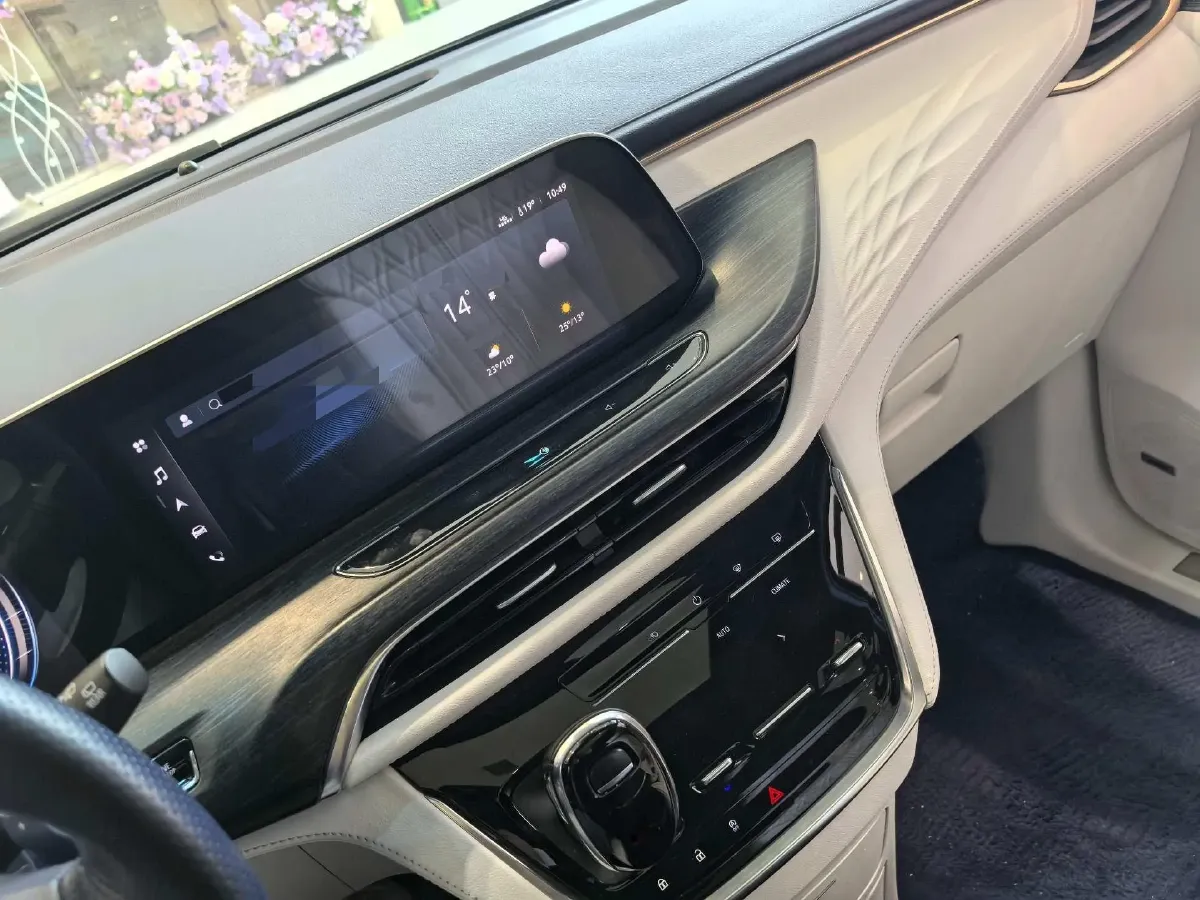 2020 Buick GL8 2.0T 237HP L4 9AT,autocango,china used car exporter,china ev exporter,chinese used car exporter,chinese used ev exporter