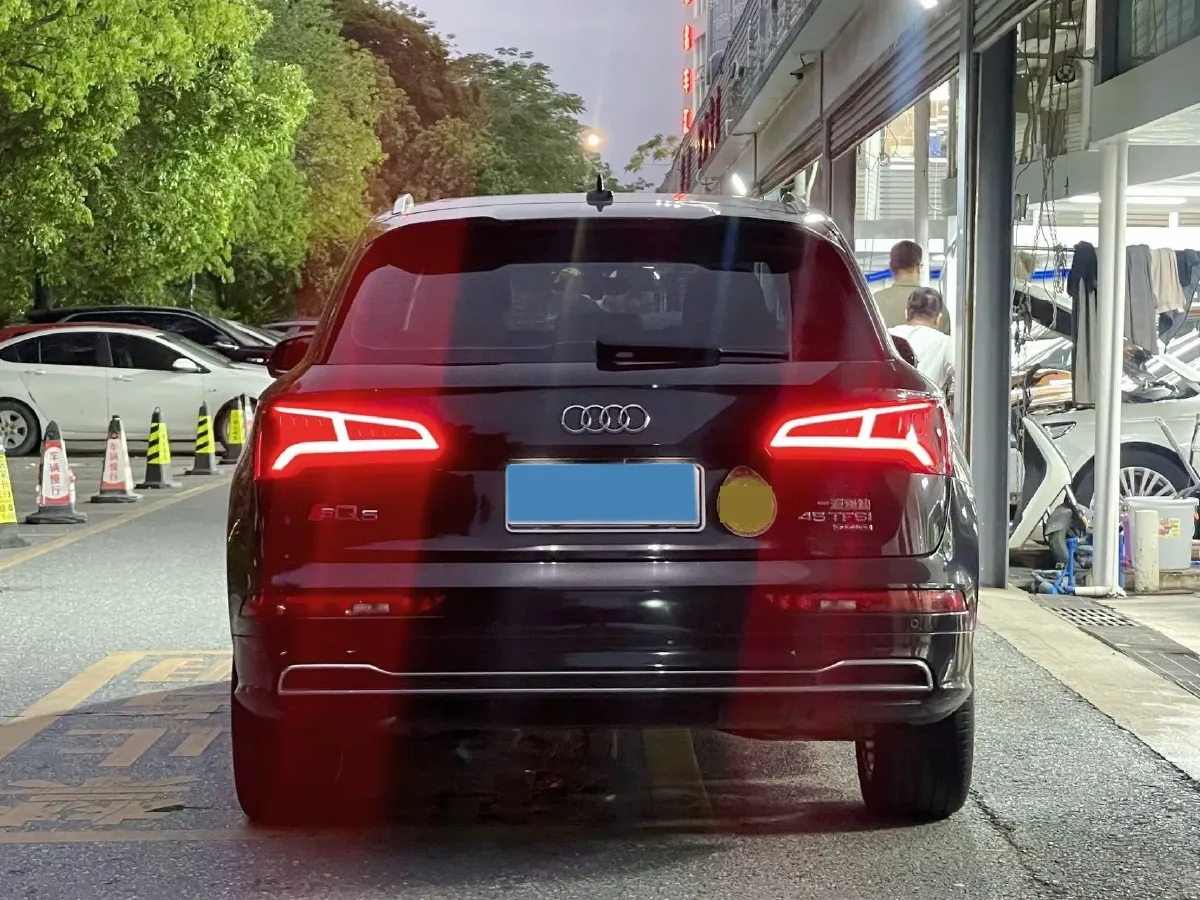 2020 Audi Q5L 2.0T 252HP L4 7DCT,autocango,china used car exporter,china ev exporter,chinese used car exporter,chinese used ev exporter