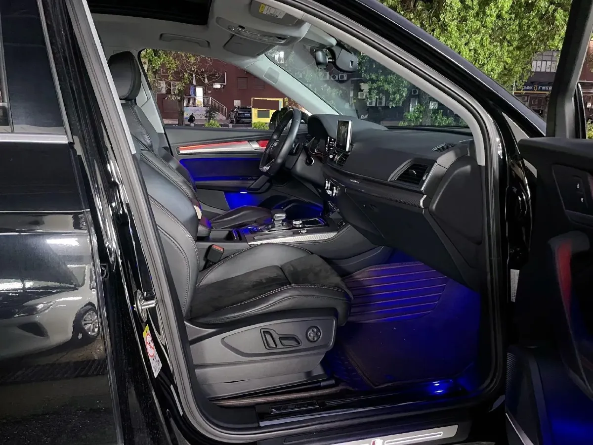 2020 Audi Q5L 2.0T 252HP L4 7DCT,autocango,china used car exporter,china ev exporter,chinese used car exporter,chinese used ev exporter