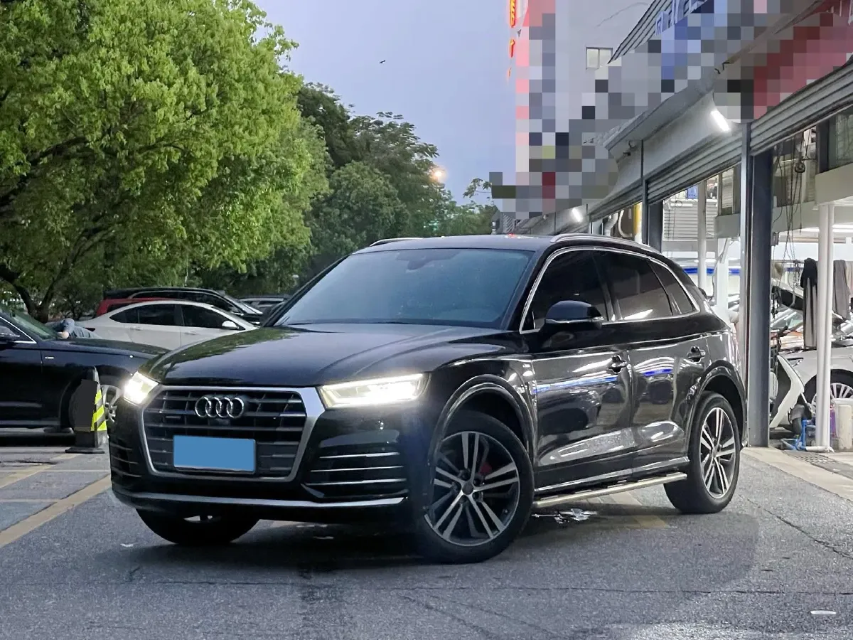 2020 Audi Q5L 2.0T 252HP L4 7DCT,autocango,china used car exporter,china ev exporter,chinese used car exporter,chinese used ev exporter