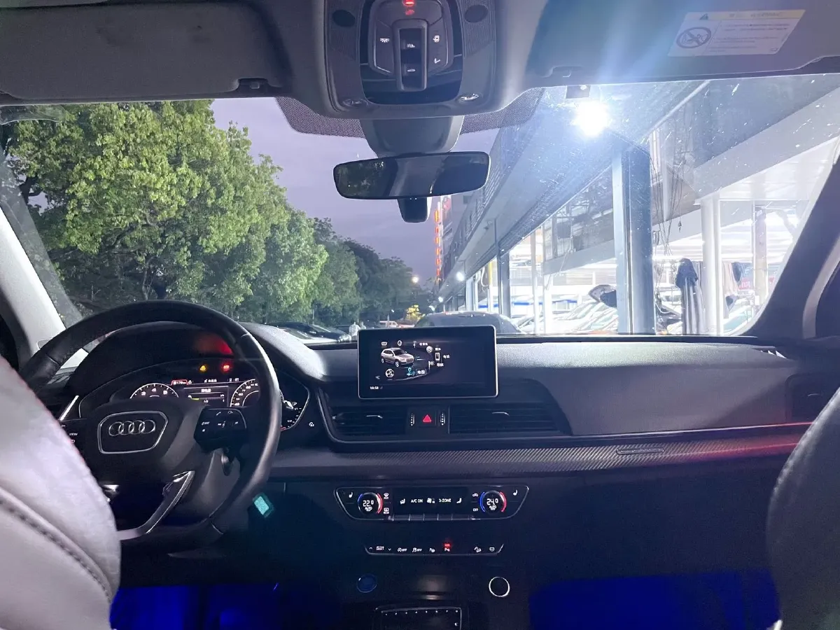 2020 Audi Q5L 2.0T 252HP L4 7DCT,autocango,china used car exporter,china ev exporter,chinese used car exporter,chinese used ev exporter