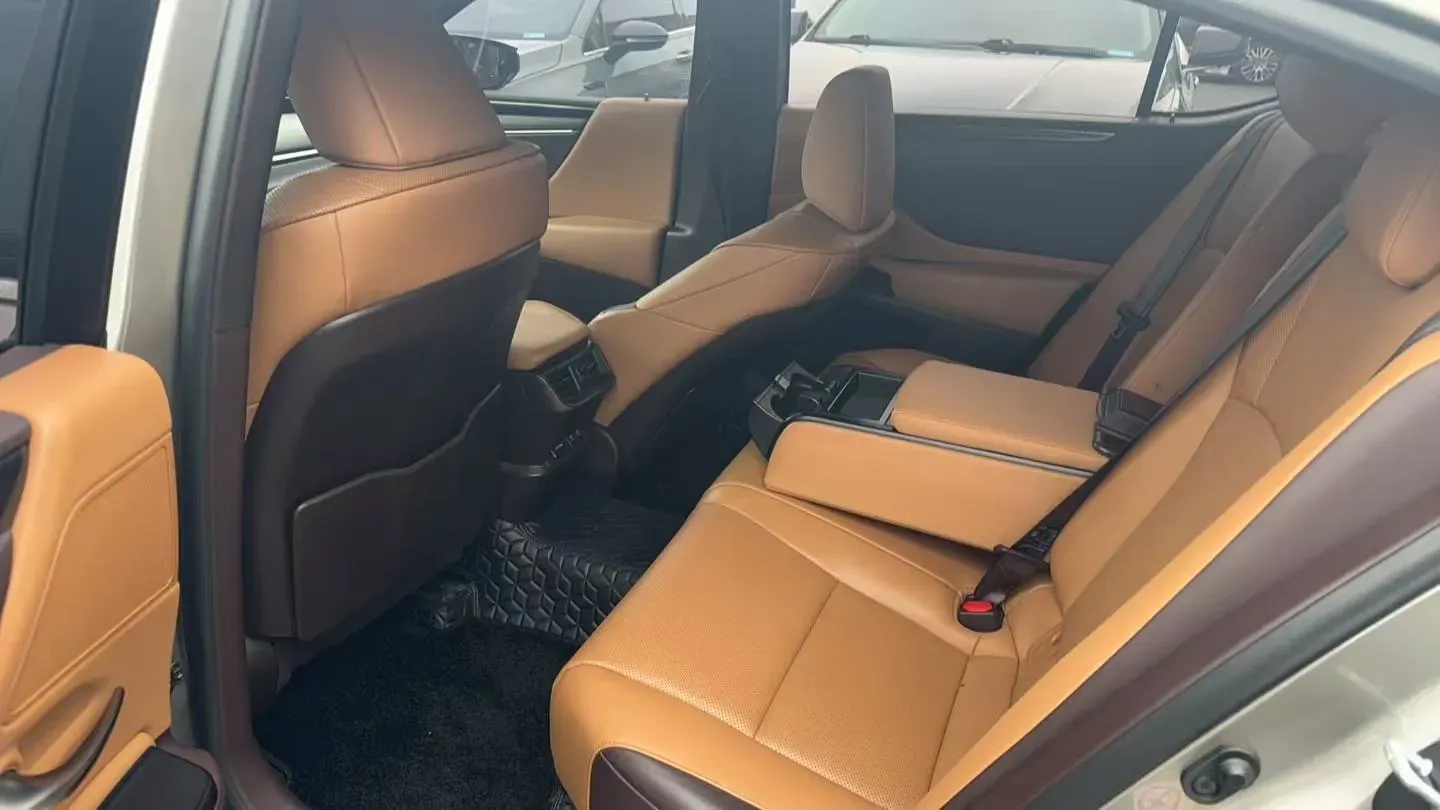 2018 Lexus ES 2.0L 167HP L4 6AT,autocango,china used car exporter,china ev exporter,chinese used car exporter,chinese used ev exporter