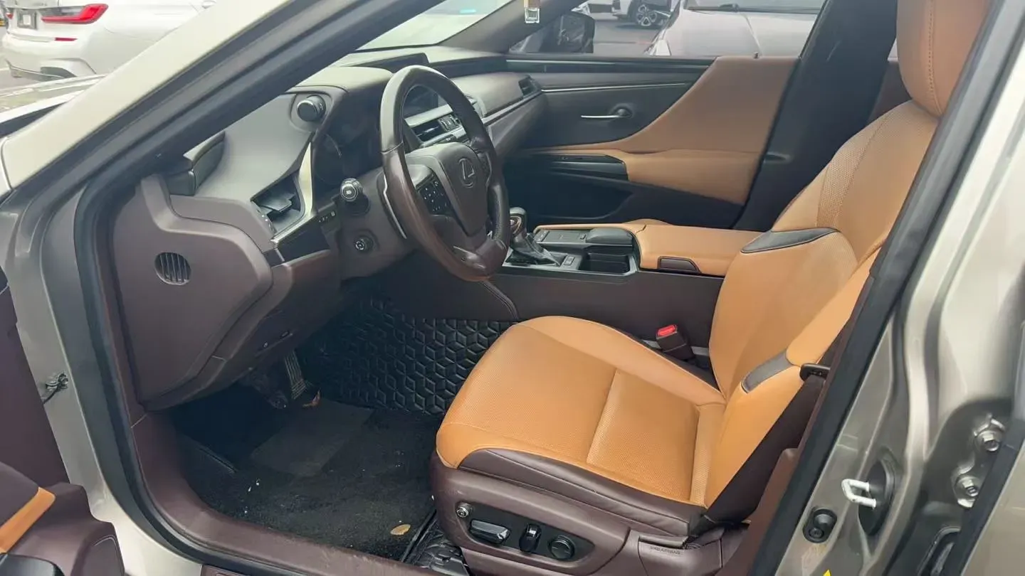 2018 Lexus ES 2.0L 167HP L4 6AT,autocango,china used car exporter,china ev exporter,chinese used car exporter,chinese used ev exporter