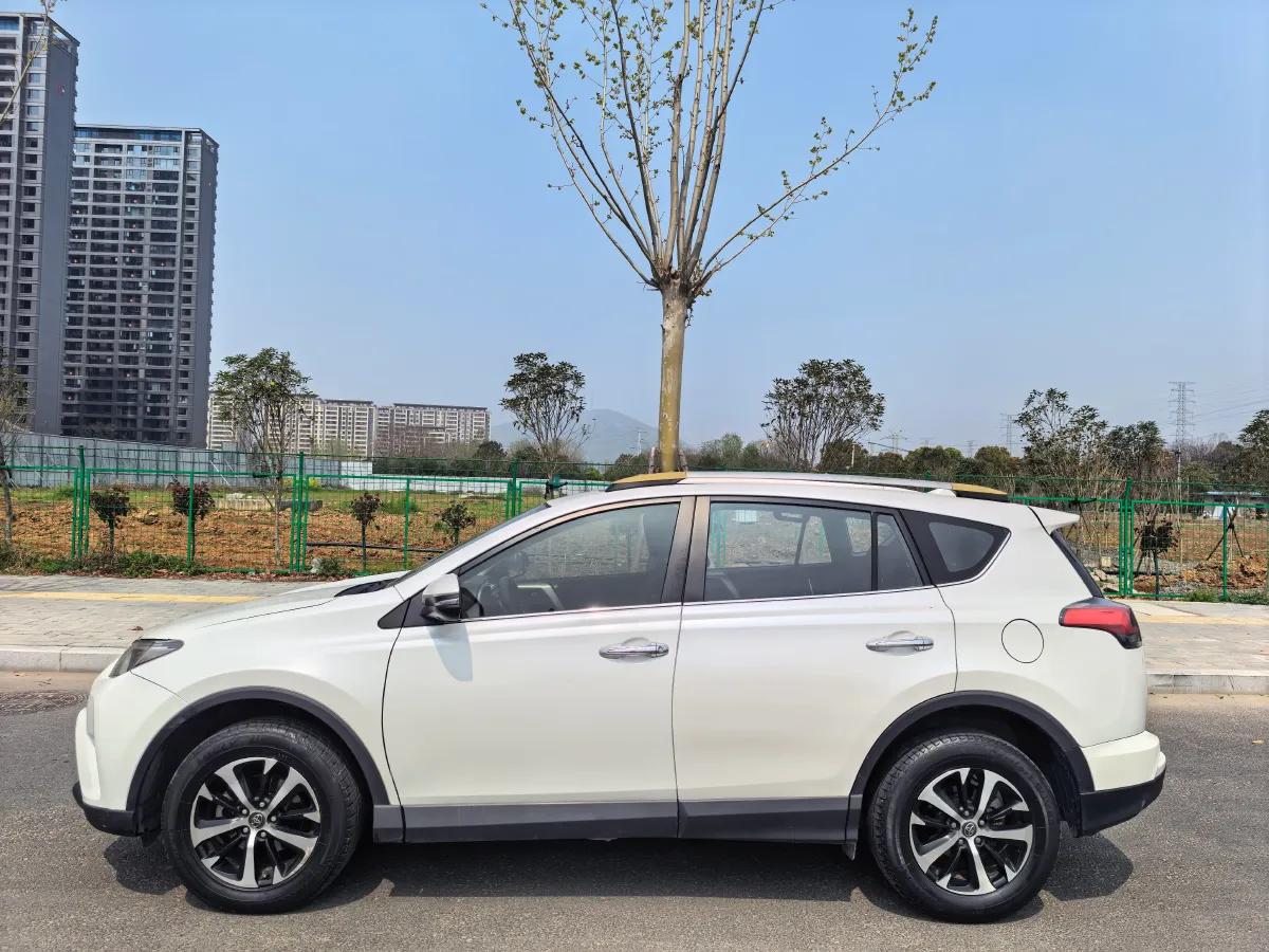 2019 Toyota Camry 2.0L 178HP L4 CVT,autocango,china used car exporter,china ev exporter,chinese used car exporter,chinese used ev exporter