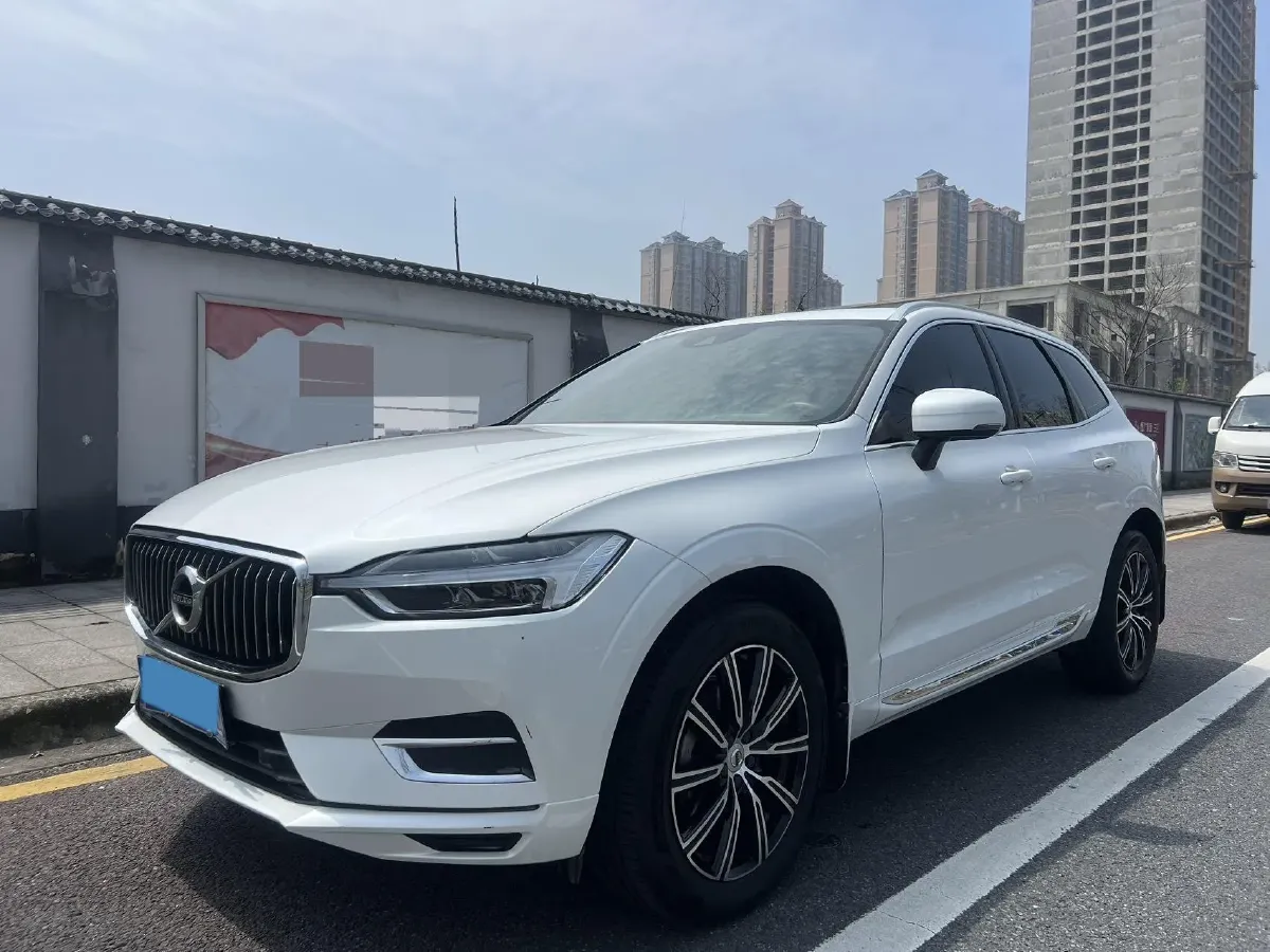 2021 Volvo XC60 2.0T 250HP L4 8AT,autocango,china used car exporter,china ev exporter,chinese used car exporter,chinese used ev exporter